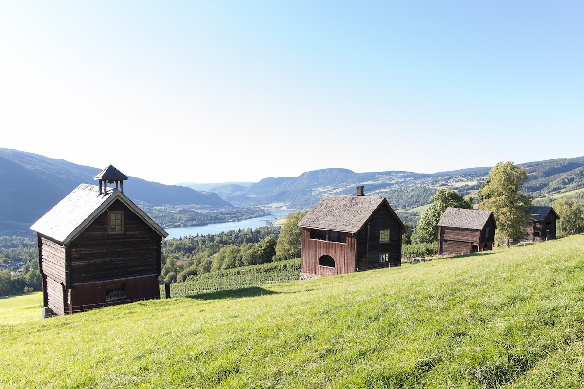 Bringebær fra Moe, Moe gård